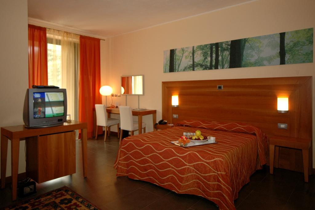 Hotel Langhe & Monferrato Costigliole d'Asti Exterior foto