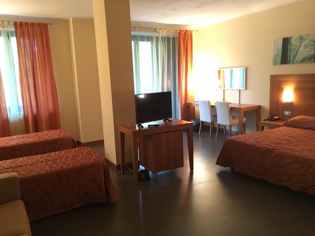Hotel Langhe & Monferrato Costigliole d'Asti Exterior foto
